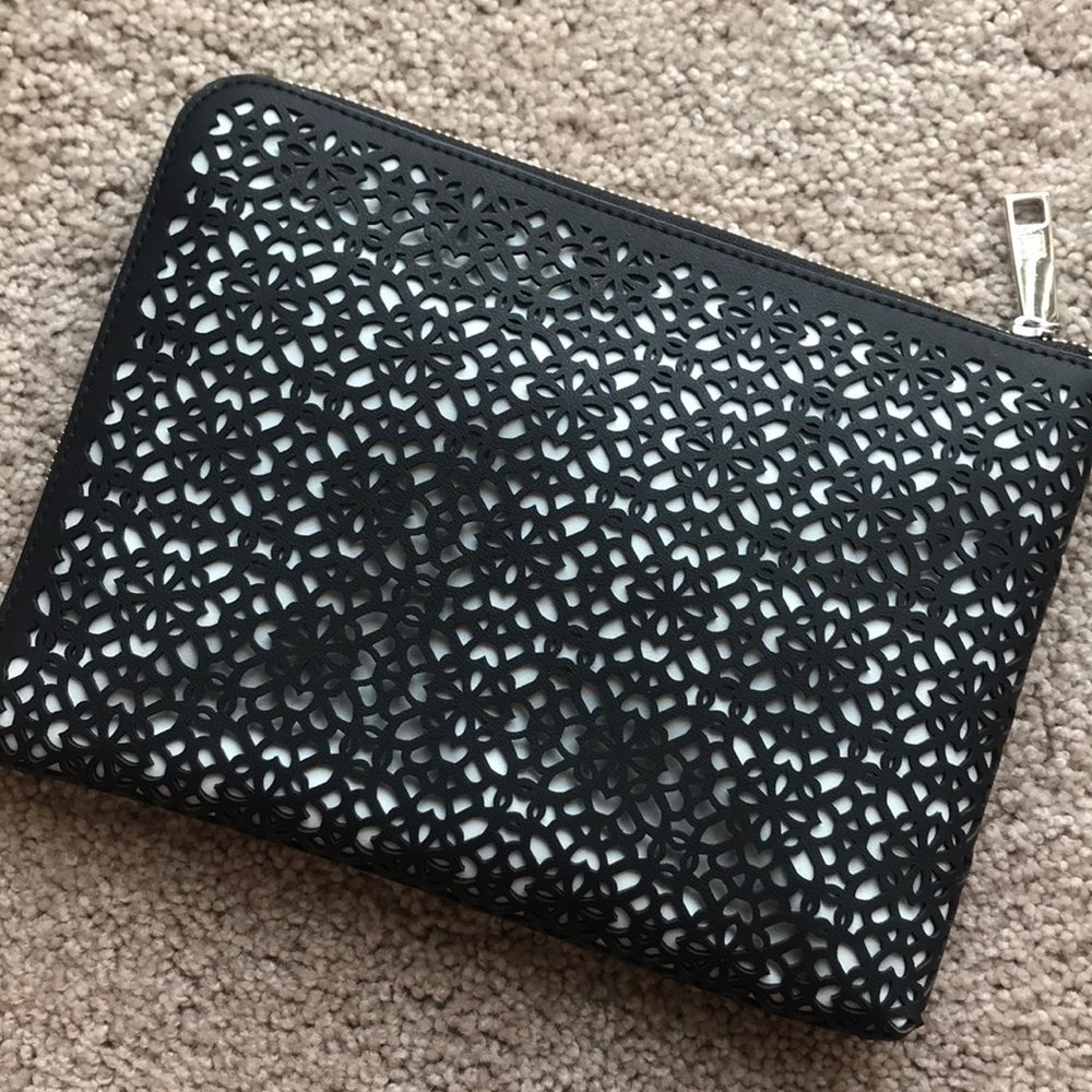 Over size clutch